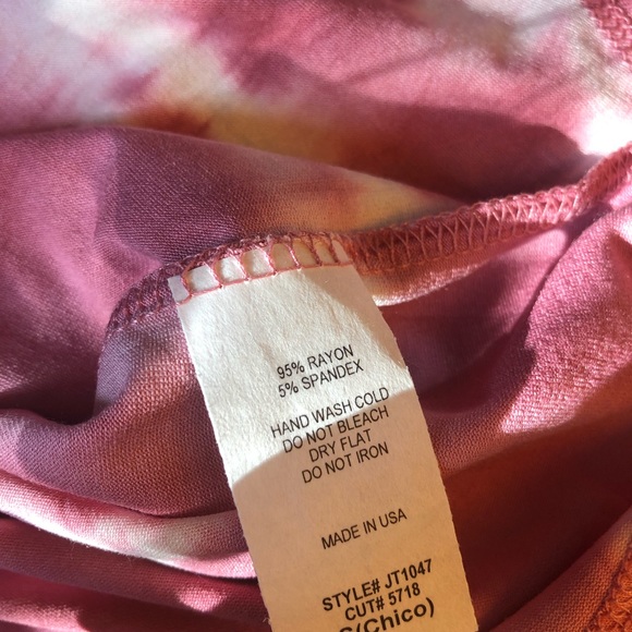 NWT - Tie Dye rolled Sleeve V neck shirt rose pink - Picture 5 of 7